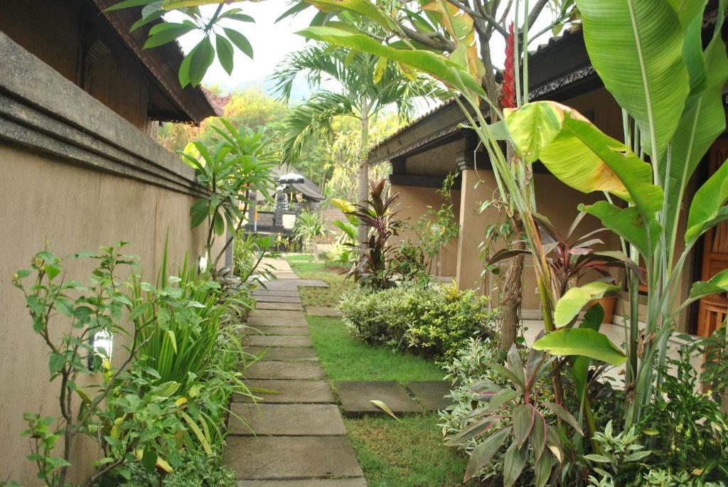 Trijaya Guest House Pemuteran Bagian luar foto
